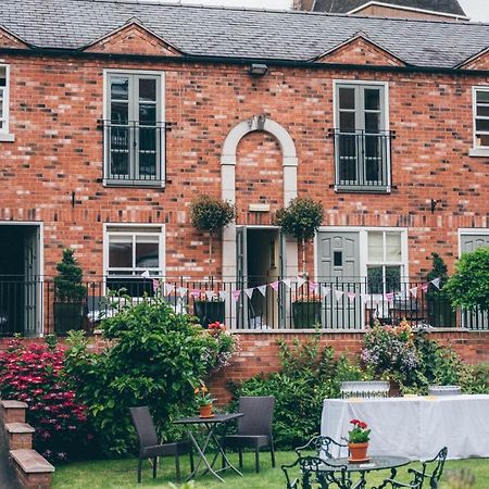 Darwin'S Townhouse Bed and Breakfast Shrewsbury Buitenkant foto The former railway station