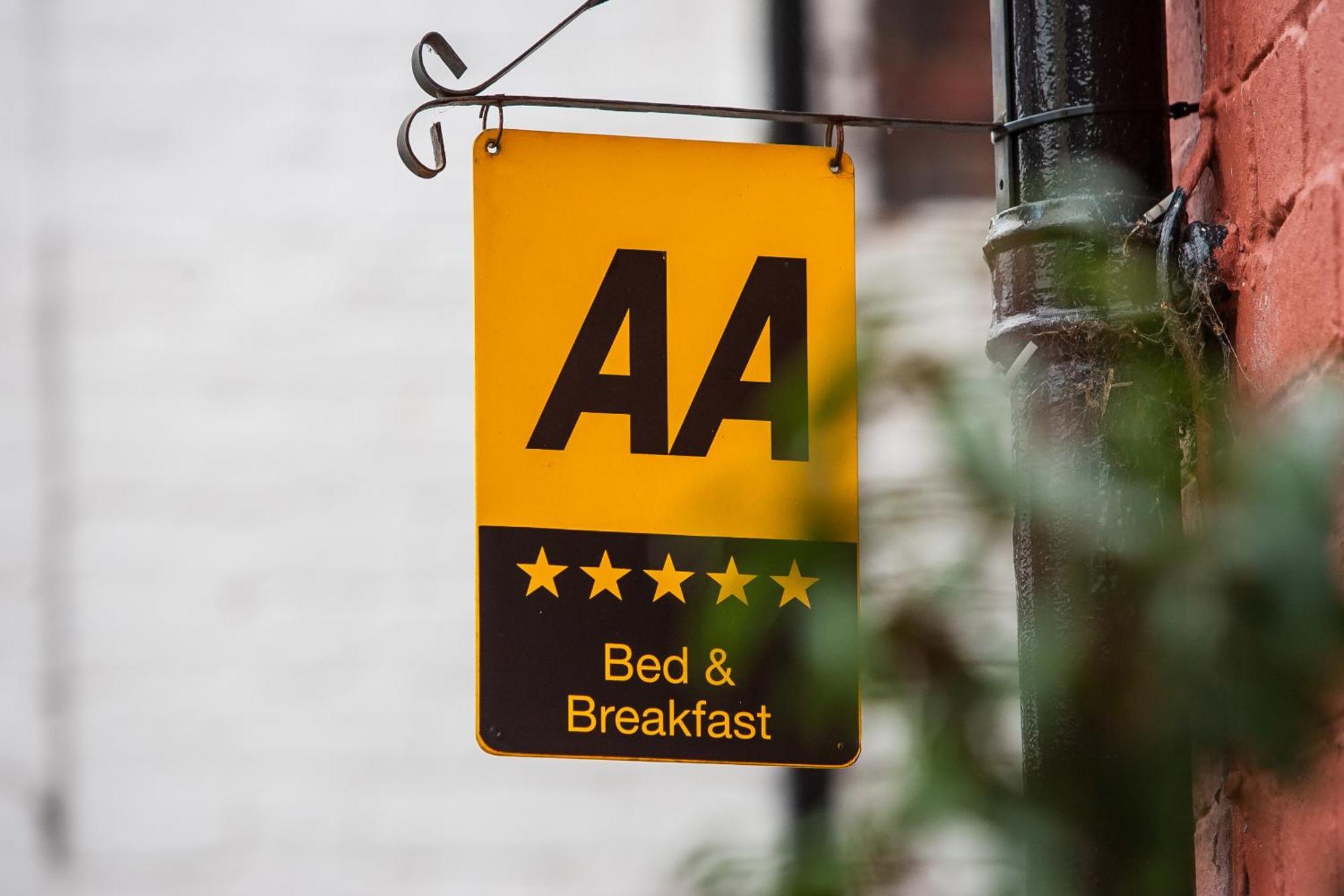 Darwin'S Townhouse Bed and Breakfast Shrewsbury Buitenkant foto AA sign