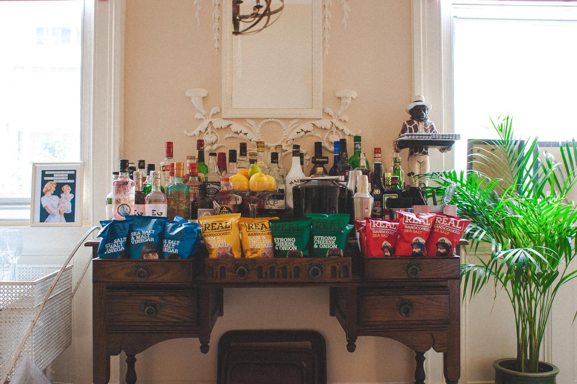 Darwin'S Townhouse Bed and Breakfast Shrewsbury Buitenkant foto A wet bar