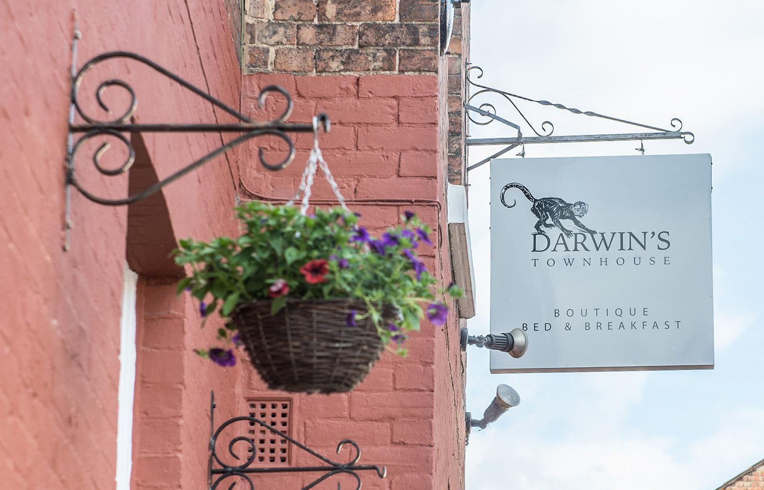 Darwin'S Townhouse Bed and Breakfast Shrewsbury Buitenkant foto The Darwin's Townhouse sign