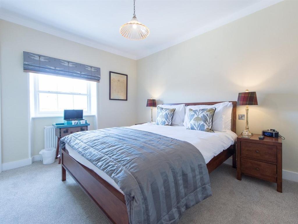 Darwin'S Townhouse Bed and Breakfast Shrewsbury Kamer foto A bedroom at the hotel