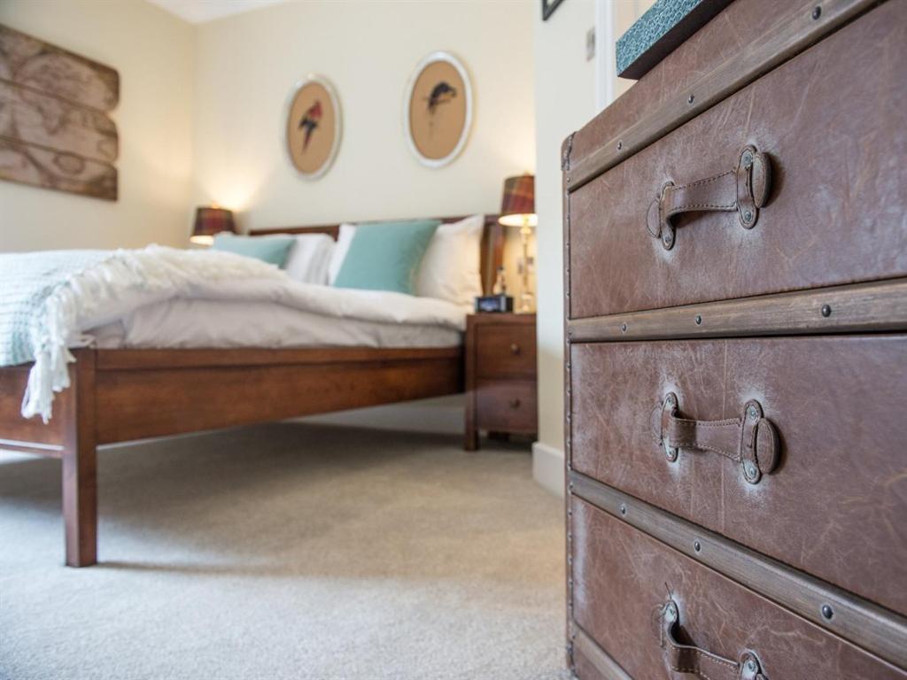 Darwin'S Townhouse Bed and Breakfast Shrewsbury Kamer foto A bedroom at The Old Post Office