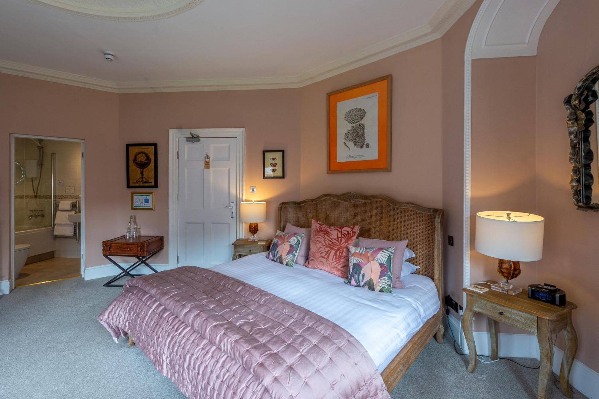 Darwin'S Townhouse Bed and Breakfast Shrewsbury Kamer foto A bedroom at the hotel