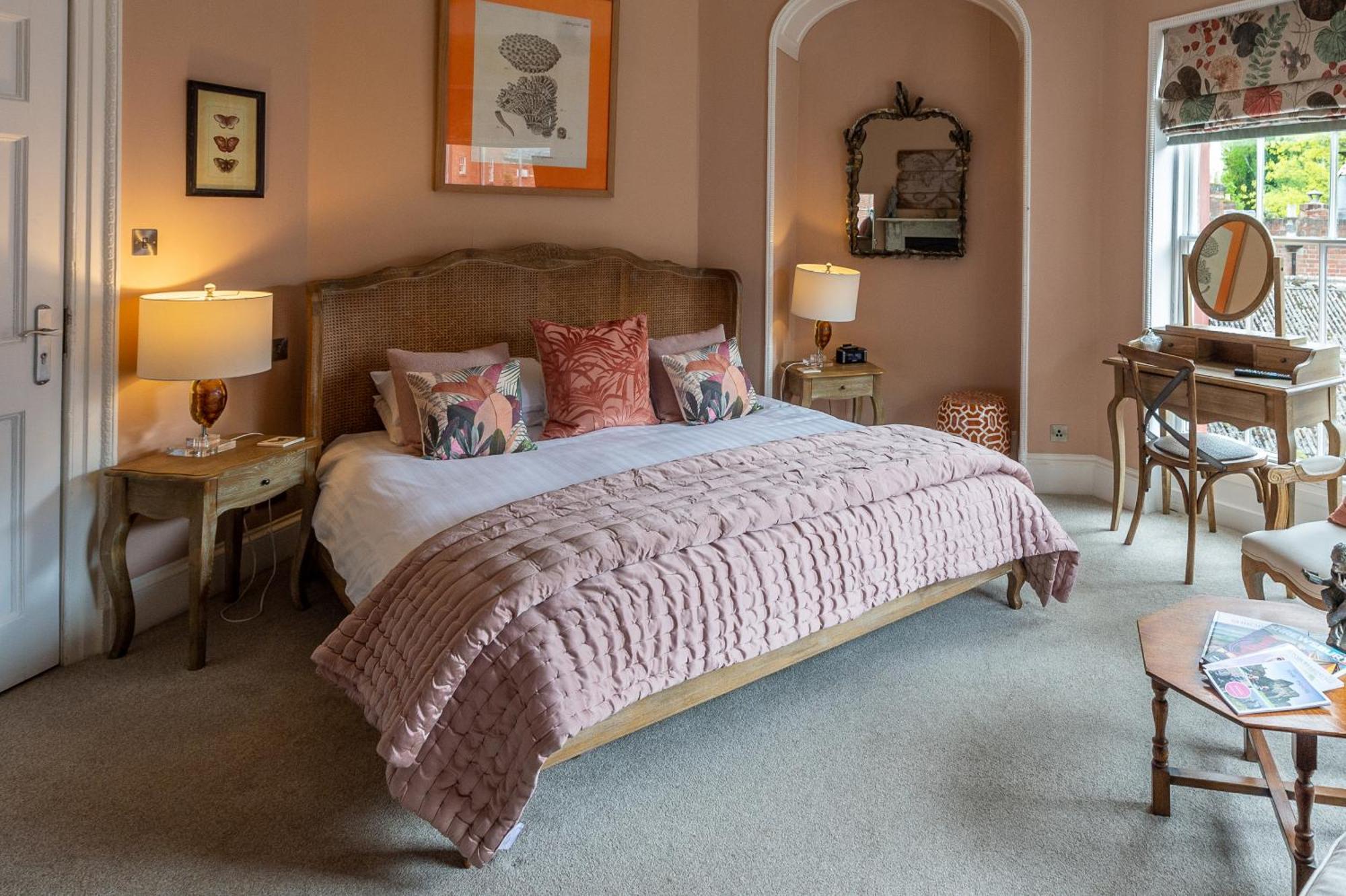 Darwin'S Townhouse Bed and Breakfast Shrewsbury Kamer foto A bedroom at The Old parsonage